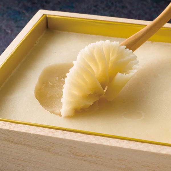 【今期受付終了】クリームのような口当たり　日本で唯一の固形はちみつ『箱みつ』（生産者直送）